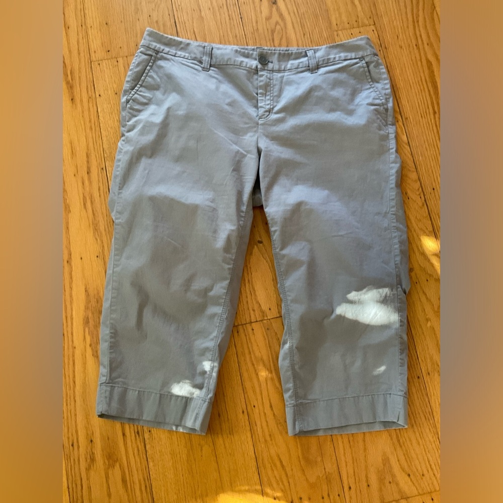 Caslon Grey Capris sz 18W